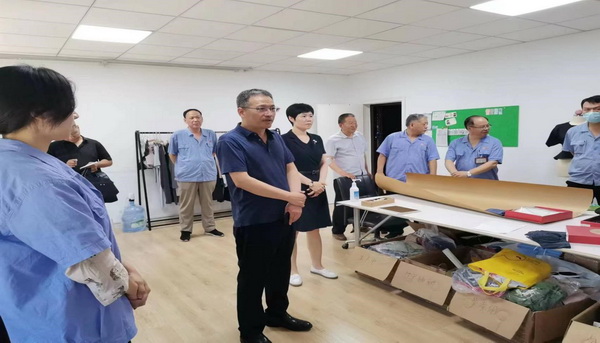 常山集團黨委副書記、副董事長、總經(jīng)理楊瑞剛到經(jīng)編實業(yè)公司調(diào)研工作