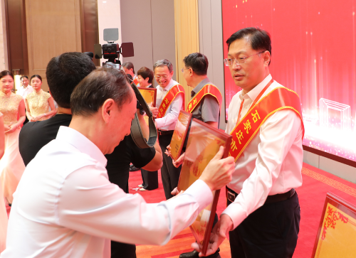 常山集團(tuán)位列石家莊營(yíng)業(yè)收入百強(qiáng)企業(yè)第14位